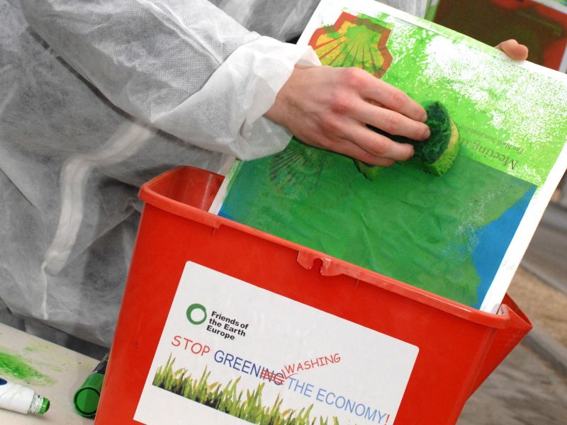 2008_greenwashing_EBS_action2