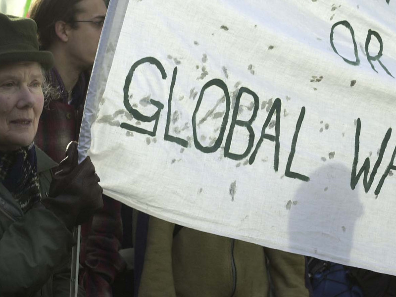 dyke_action5_Nov2000