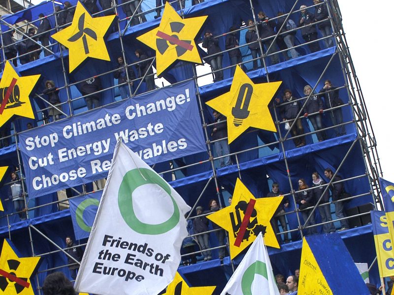 FoEE_Giant_EU_Energy_Flag_1_2007