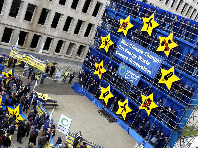 FoEE_Giant_EU_Energy_Flag_3_2007