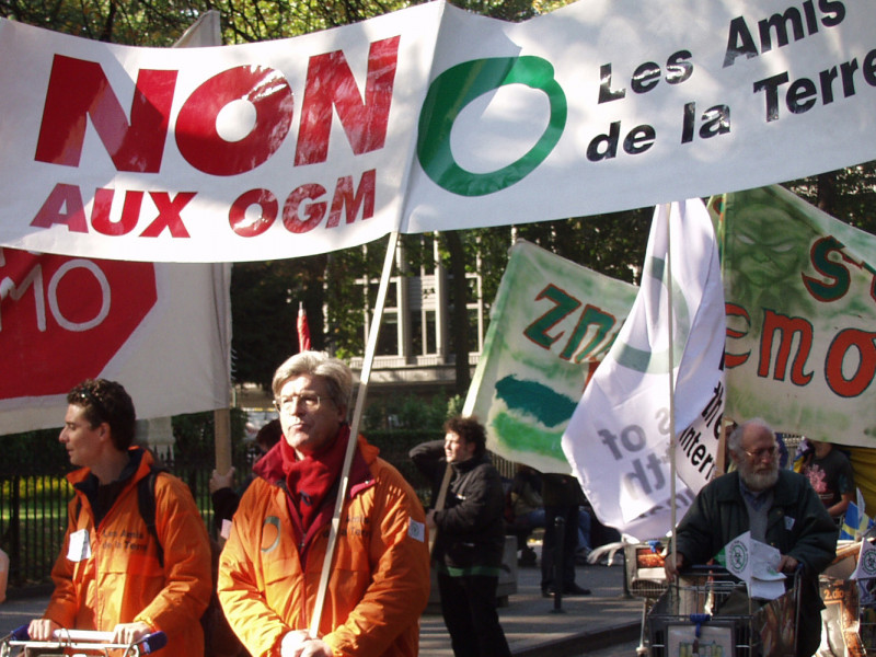 GMO_Brussels_Trolley_action_100902