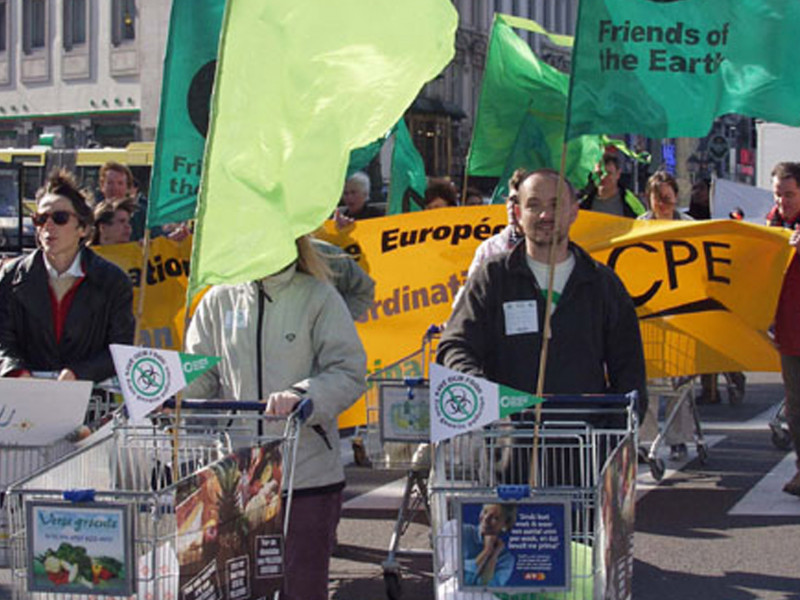 GMO_trolley_parade_100902