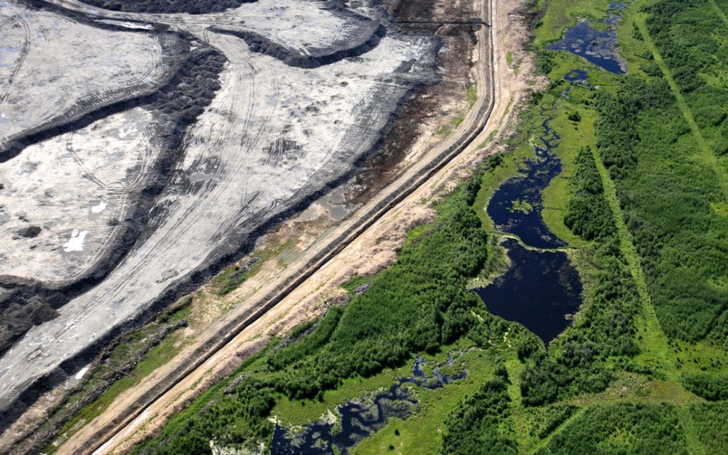 Tar sands would be ‘game over’ for climate, leading scientist tells EU