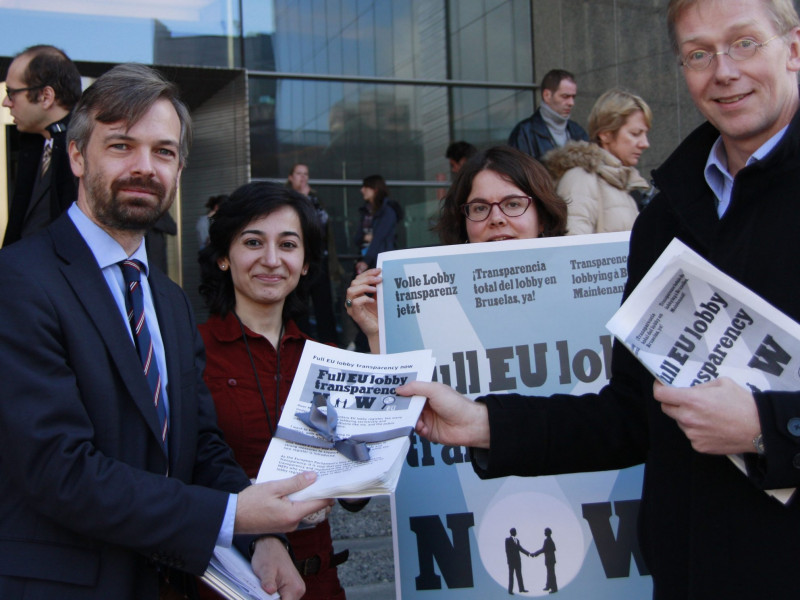 transparency_petition_handover_2_crop