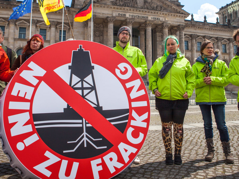 bund-anti-fracking-beer-280