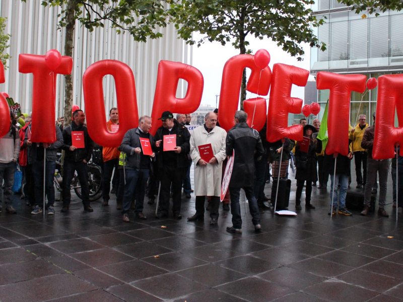 stop_ceta_protest_in_luxembourg_c_foee