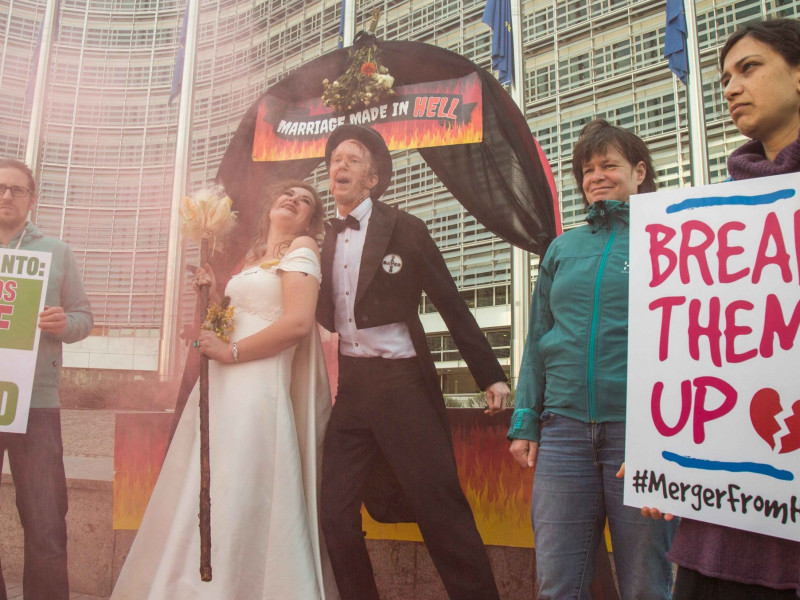 Protesting against the Bayer-Monsanto 'marriage made in hell' (credit: FoEE/Lode Saidane)