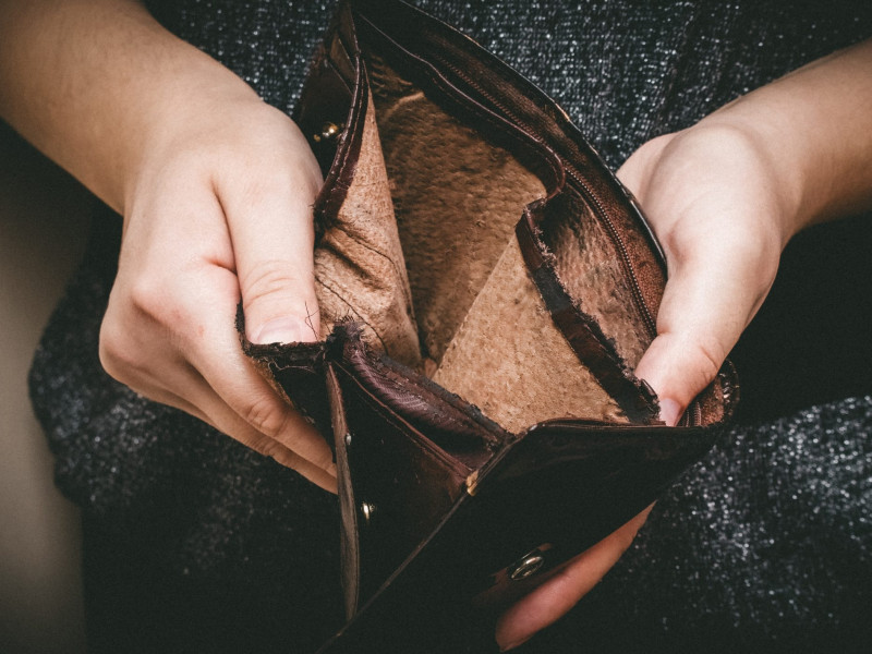 wallet_iStock-867124970