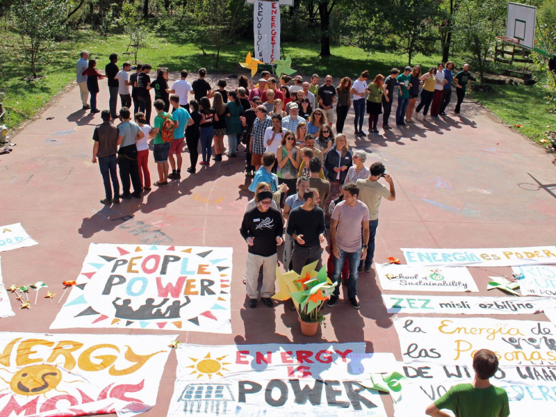 Democracy convergence - peoples windmill